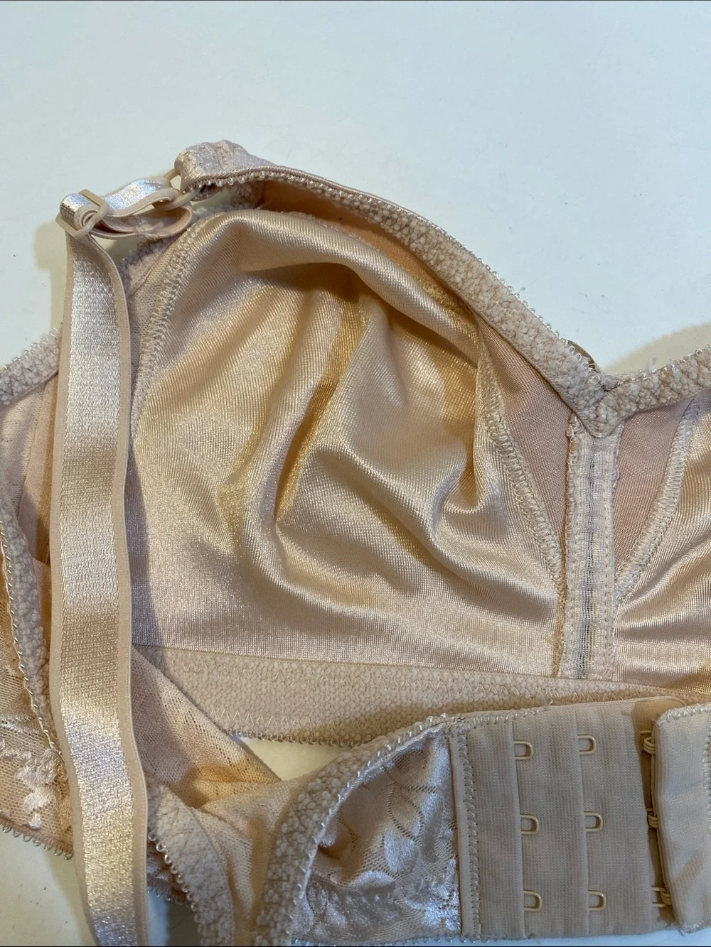 Bali Beige Floral Lace Soft-Cup Bra 38B